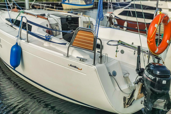 Czarter jachtu – Antila 27 – Mazury
