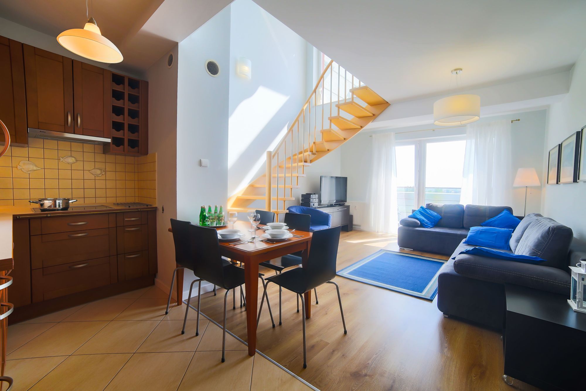 Prywatny apartament / Apartament 2-poziomowy Portowy 101